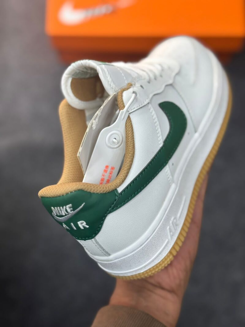 Nike shoes - Image 3
