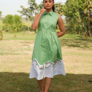 Dewyor BloomTouch™ Hand Embroidered Detachable Collar